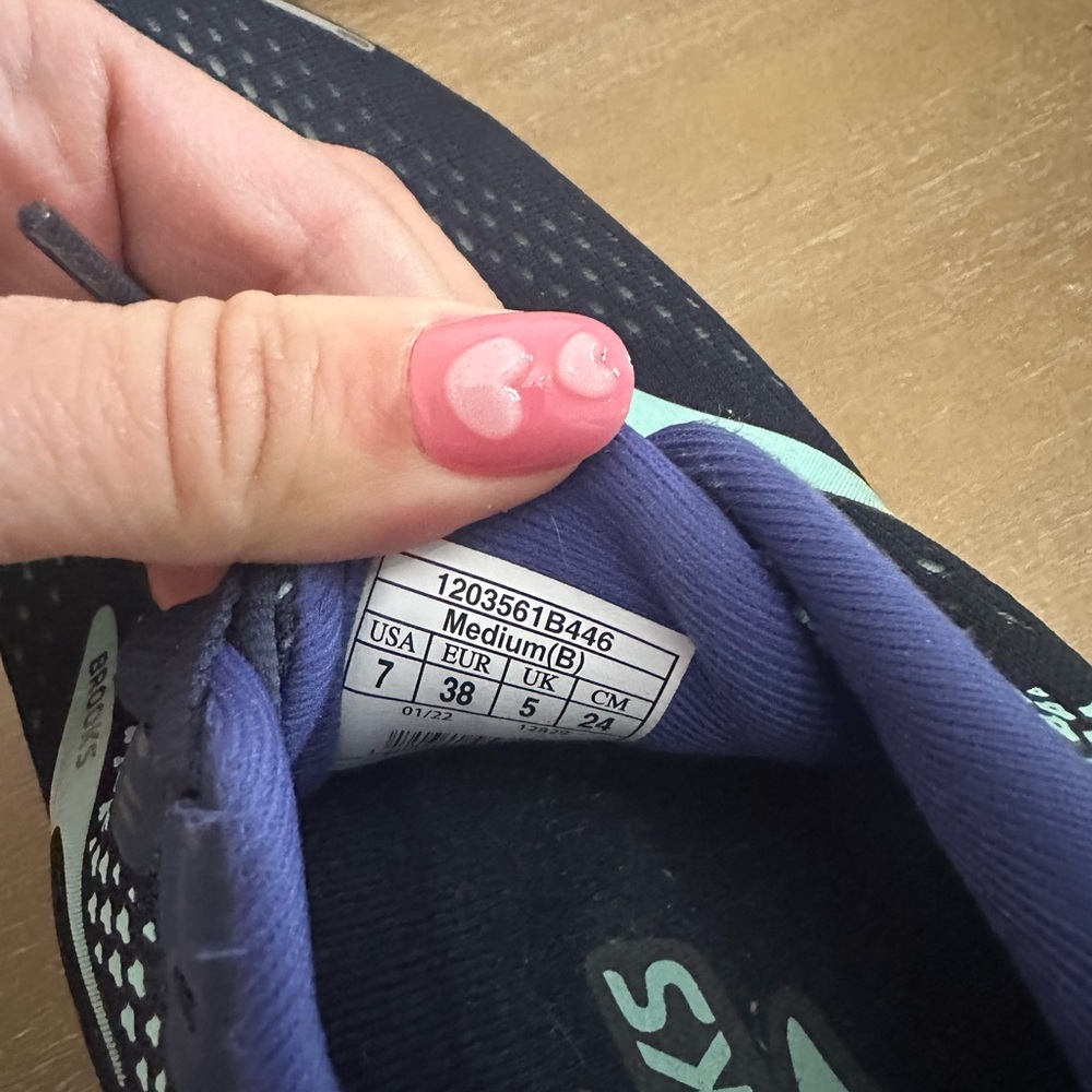 Brooks Ghost Women’s Running Sneakers - Picture 3 of 10
